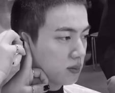 [더영상]'아미' 된 BTS 진 삭발 현장…싱크홀에 '뻥' 뚫린 시베리아