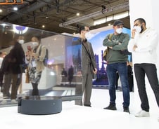 돈 들이붓는 中, 방치하는 韓…"디스플레이 역전은 시간문제"