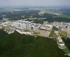 [단독]LG디스플레이, 생산직 대상 자율휴직 검토…인력 효율화