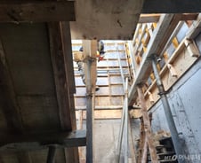 [르포]안전모 대신 털모자 쓴 작업자들…바람만 불어도 '추락 위험'