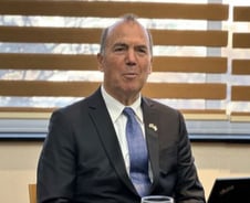 "지금은 패러다임 전환시기…위기 견디려면 신기술에 더 투자해야"