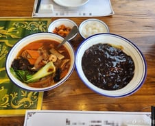 [르포] '中비밀경찰서' 지목된 중식당 "손님 단 2명, 자장면 시켰더니…"