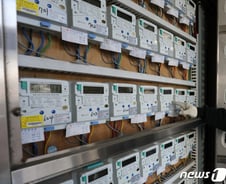 꼭 1년전 물가 공포에 전기요금 동결했더니..[광화문]