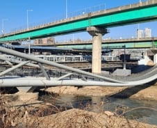 [단독]엿가락처럼 휜 도림육교, 안전검사서 'A등급'...시민 신고에도 무대응