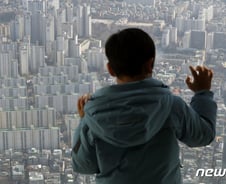 "밤엔 뒤꿈치 들고 걸어야겠네"...34데시벨만 넘어도 '층간소음'