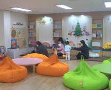 [르포]서울 단 2곳…이 도서관에선 "조용히" 잔소리도, 차별도 없다