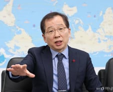 조승환 해수장관 "HMM 거의 정상화…체력 갖춰야 민영화"