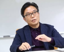 "계속운전 땐 원전 내 사용 후 핵연료 임시저장소 일찍 찬다"