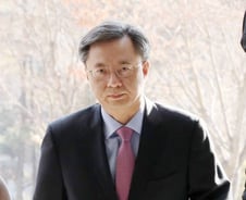 [단독] '불법사찰 혐의 실형' 우병우…복권되자 변호사 등록 신청