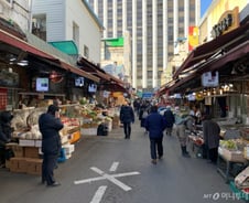 [르포]"우리 딸도 인터넷 주문해요"...명절 특수 사라진 전통시장