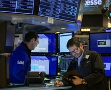 올봄 금리인상 멈출까…기대감에 들뜬 시장, 나스닥 2%↑[뉴욕마감]