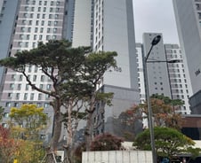 [단독]"시끄러워" 놀이터 폐쇄한 수십억 강남아파트, 갈등 해넘겼다