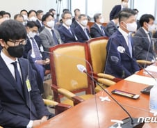 [광화문] 플랫폼 잡으려다 초가삼간 태울건가