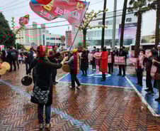 "'동백꽃' 민심부터 잡아라"…與 당권주자 첫 방문에 제주도가 '후끈'