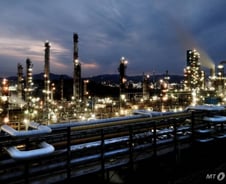 '준비한 자, 기회 얻었네' 달러박스 된 정유·방산