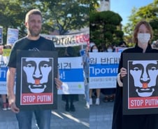 '전쟁 1년' 러시아도 두동강…"스톱 푸틴" vs"서구 책임"