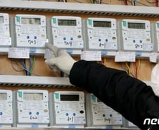 33조 적자 눈앞에서 뒤늦게 요금 올린 한전…'난방비 폭탄' 터졌다