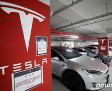 [단독]'비싸서 외면' 테슬라 역발상..현대·기아도 충전 OK