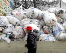 [단독]골칫덩이 '폐비닐', 원유로 되돌린다…기업 손잡은 서울시