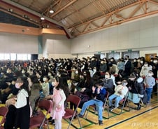 [르포]'노(NO) 마스크' 어색한 코로나 세대 입학식