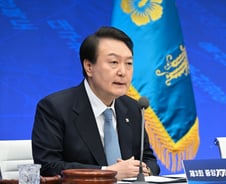 [단독] 尹대통령, 與의원들과 연쇄만찬…"日관계 정상화"