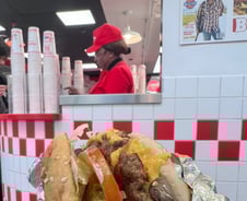 [르포]한국 상륙 임박 '파이브가이즈'...빵 본고장 프랑스에서도 통했다