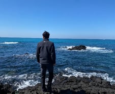 새벽 1시, 제주 바다에 '세 사람'이 뛰어들었다[인류애 충전소]