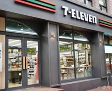 [단독]전기료 줄인상에 세븐일레븐도 지원 중단..'빅3 모두 폐지'