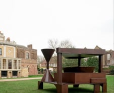 묵중한 금속의 모험: 조각가 앤서니 카로[PADO]