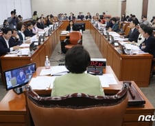 [광화문] 비대면 진료와 낡은 운동화(2)