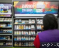 [단독]담배 안 보이게 시트지 덕지덕지…광고 규제, 심판대 올랐다