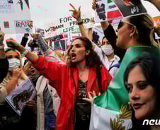 '히잡 단속'이 불러온 대대적 시위, 이란은 얼마나 변할까?[PADO]