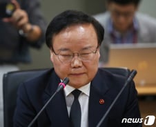 '실언 논란' 김재원·태영호…"중징계해야" 34% "자진사퇴해야" 32%