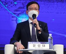 '휴온스 그룹' 윤성태 회장도 라덕연 통해 고액투자 의혹