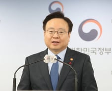 두 번의 청와대 근무, 복지 전략 마련…"복지 개혁 적임자"