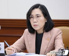 '전문가형 장관'..교수·국회의원·靑비서관 두루 거친 '김현숙'