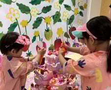 [르포]"엄마, 딸기 따러 백화점 가요"...아이는 체험, 부모는 쇼핑