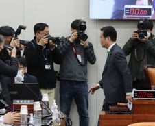 "학교 가는 아이들 급감하는데"...정쟁에 밀린 '교육개혁'