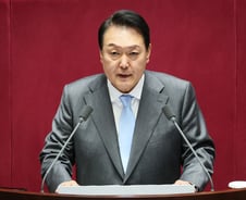 '노사 법치주의' 앞세운 노동개혁, '주69시간' 논란에 급제동