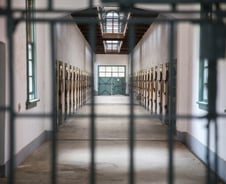 교도소 과밀수용에 "0.4평 인권침해" vs "범죄자 인권이 중요?"