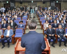 [기자수첩] 리더십 시험대 오른 민주당 지도부