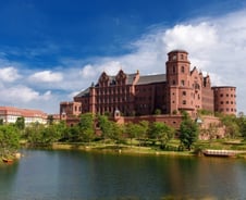 연구인력 3만명, 축구장 250개 규모...화웨이 'R&D 심장' 가보니