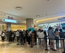 [르포]"돈 많은 사람이 정말 많다"…백화점 휴일, VVIP만 '오픈런'