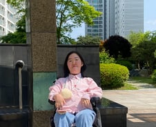 26년간 팔다리 다 굳었는데…"점프하면 치료제줄게"