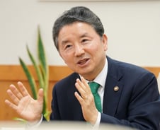 남성현 산림청장 "山 소유 219만명에게 '보물산' 만들어줄 것"