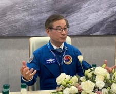 "미답의 말레이 하늘 열었다..블랙이글스는 감사의 표시"