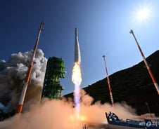 [속보]누리호, 1·2단 로켓 분리…페어링 분리 확인