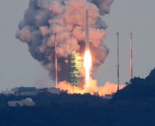 [속보]누리호, 목표고도 550㎞ 도달…실용위성 차례로 분리