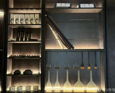 이 치킨은 전국서 단 1곳뿐…비밀의 문 넘어 '치마카세'