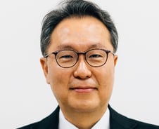 [기고]다시 찾은 일상, 마스크 벗고 환하게 웃을 수 있도록